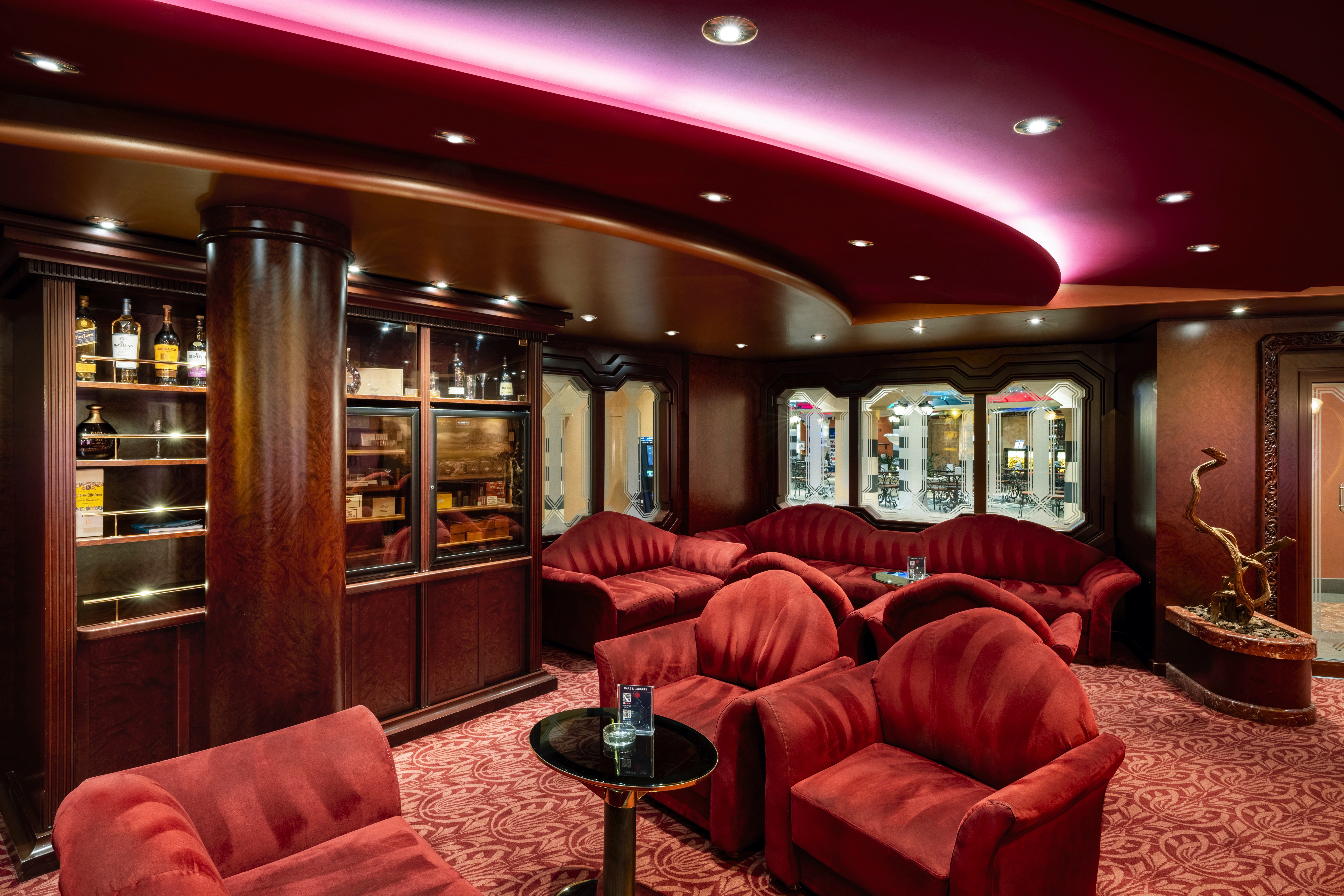 MSC Fantasia - The Cigar Lounge